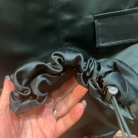 Woman’s 3 Piece Winter Green Satin Set Lg - Picture 14 of 14